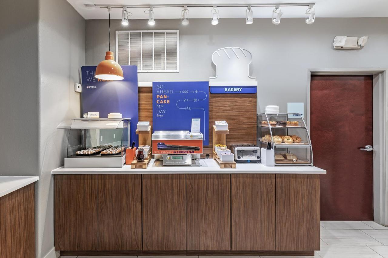 Holiday Inn Express Hotel & Suites Vidor South, An Ihg Hotel Bagian luar foto